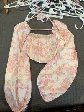 Pink Floral Puff-Sleeve Crop Top